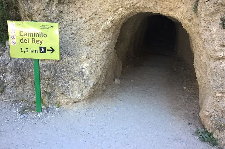 Caminito del Rey, tunnel entrance to access path