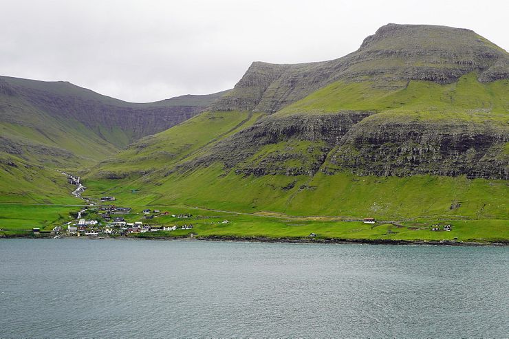 Drangarnir hike, Bøur village.