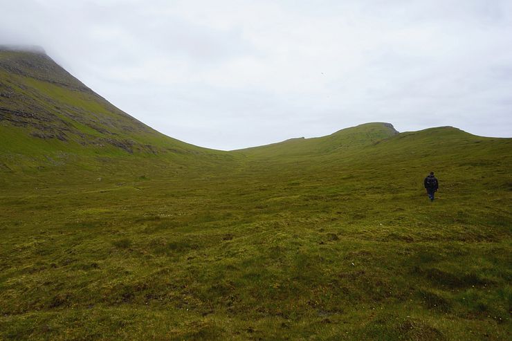 Drangarnir hike, valley.