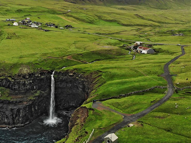 Road to Mulafossur viewpoint