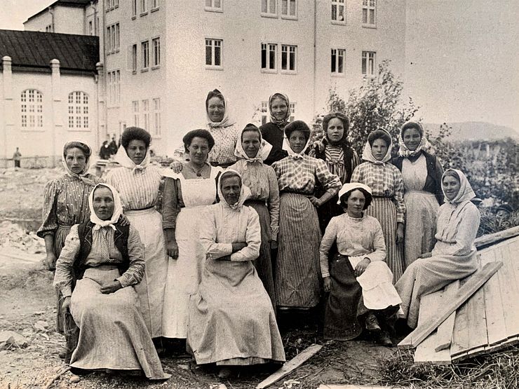 Female staff members at Säter