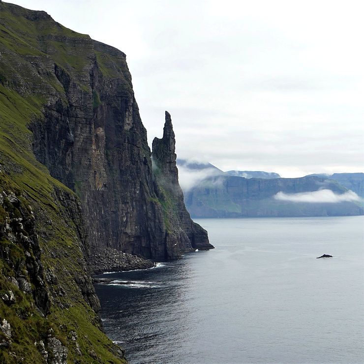 Trollkonufingur viewpoint • Road Tripster